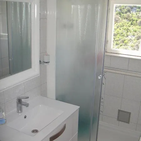 Wonderful Visinisce With Terrace And Sea Views Apartment