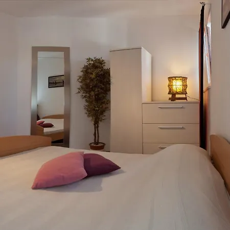 Wonderful Visinisce With Terrace And Sea Views Apartment *