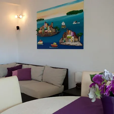 Wonderful Visinisce With Terrace And Sea Views