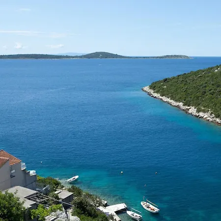 Wonderful Visinisce With Terrace And Sea Views