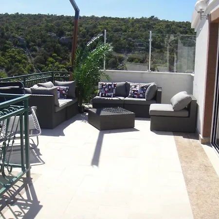 Apartment Wonderful Visinisce With Terrace And Sea Views