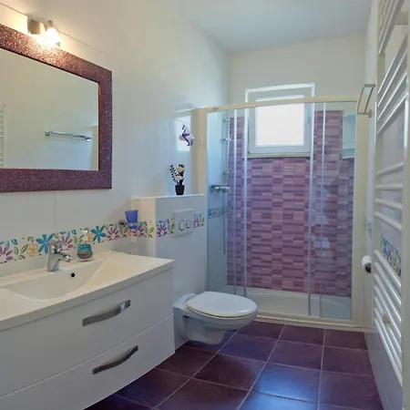 Wonderful Visinisce With Terrace And Sea Views